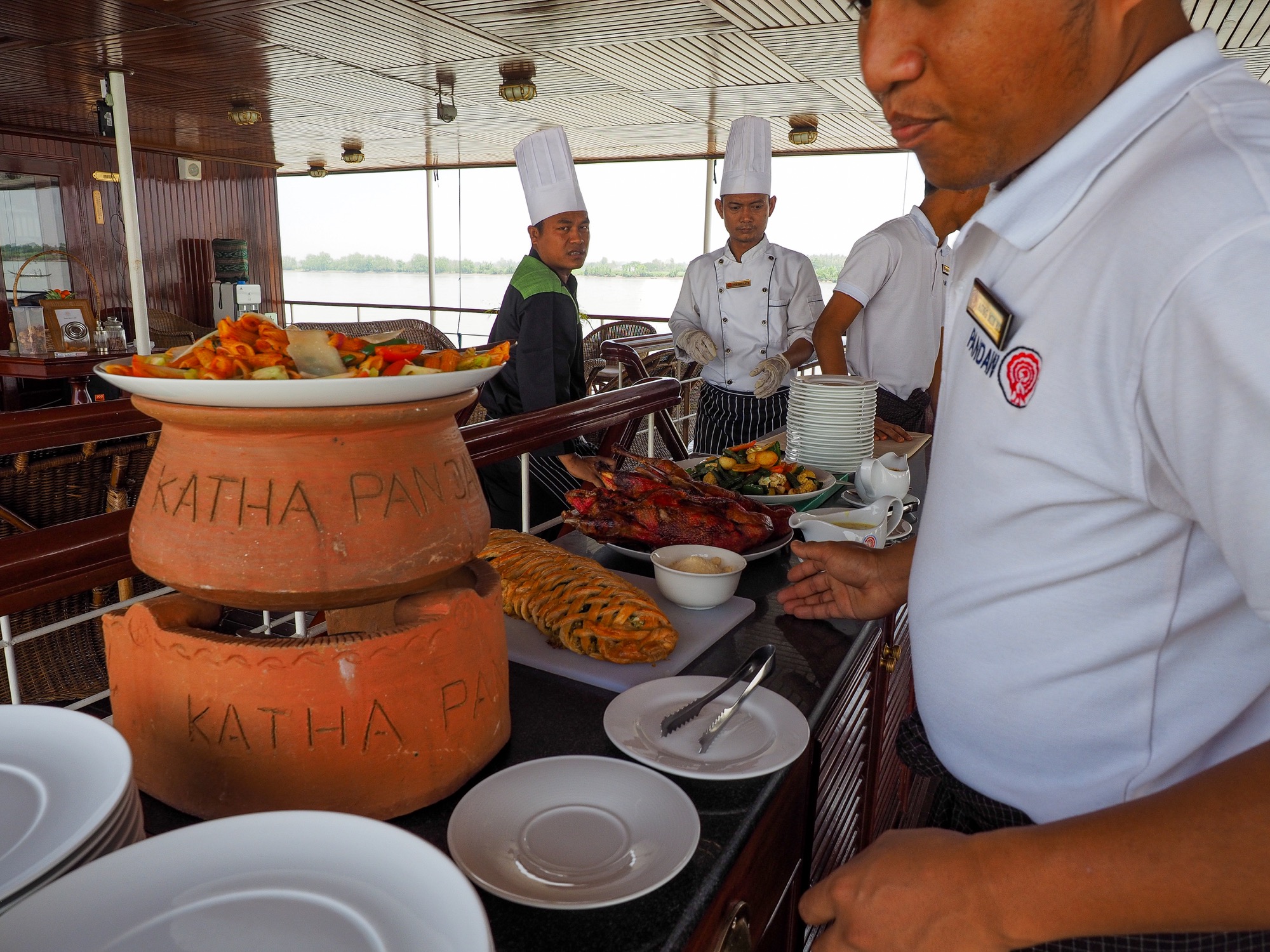 Pandaw RV Katha Pandaw Dining.jpg